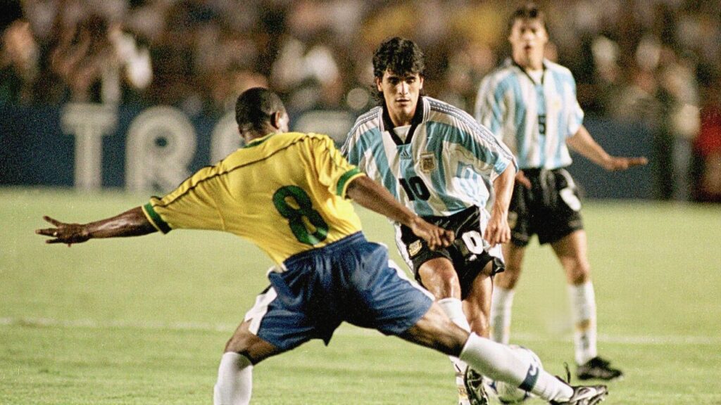 Festa? Como despedida da Seleção antes da Copa já acabou em vaias e protestos no Maracanã