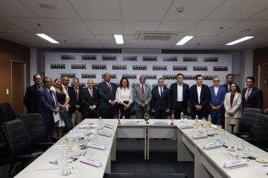 Governador discute avanços dos investimentos em sustentabilidade na Bahia com embaixador dos Emirados Árabes