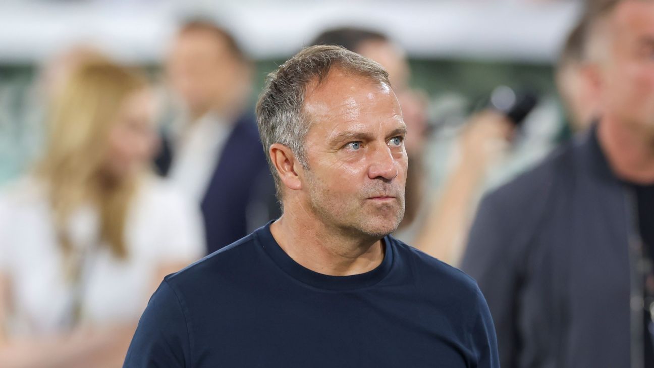 Hansi Flick confirma extensão de contrato com Barcelona até 2028 após título de LALIGA: 'Estou no lugar certo'