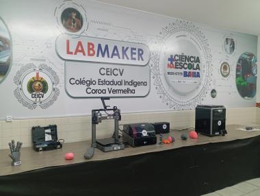 Laboratório Maker leva inovação e fortalece pesquisa científica entre estudantes indígenas, em Coroa Vermelha