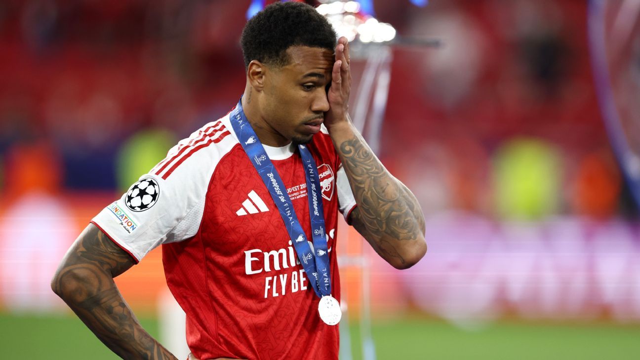 'Pênalti terrível' e 'foi demais para ele': imprensa internacional não perdoa Magalhães por lance que deu título da Champions ao PSG