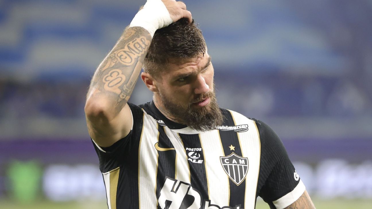 Renan Lodi explica discussão com Lyanco em Cruzeiro x Atlético-MG e afirma: 'Vou falar com ele de novo'
