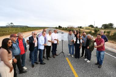Em Vitória da Conquista, Jerônimo Rodrigues entrega e autoriza mais de R$ 600 milhões em investimentos para Sudoeste baiano