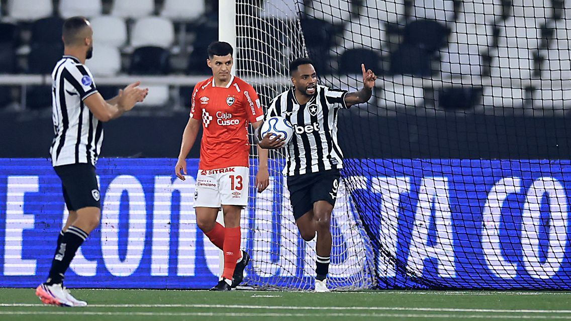 Botafogo marca no começo, mas não reverte goleada do Cienciano na ida e tem queda precoce na Sul-Americana