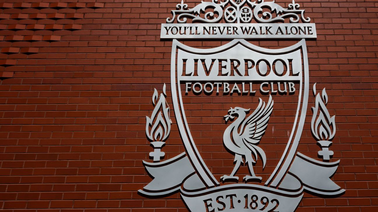 Liverpool vende 30% do clube para consórcio que juntou criador da Amazon e brasileiro co-fundador do Facebook