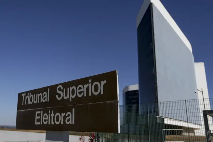 TCU ENTREGA AO TSE LISTA COM 558 GESTORES BAIANOS COM CONTAS IRREGULARES