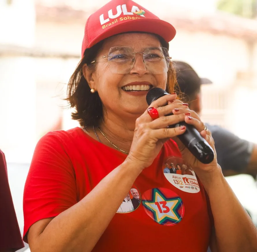 CANDIDATA A DEPUTADA FEDERAL, ADÉLIA REFORÇA CORPO A CORPO NO SUL DA BAHIA