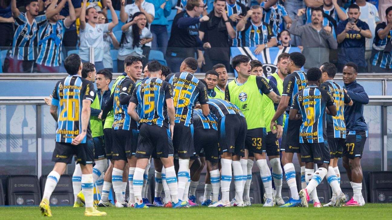 GreNal acaba em briga e tumulto entre Pezzolano, comissões e jogadores de Grêmio e Inter na descida para o vestiário