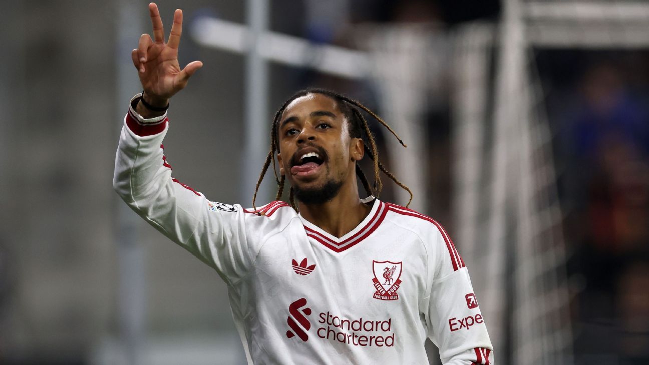 Liverpool vence 'jogo maluco' de nove gols na Champions com três de joia francesa