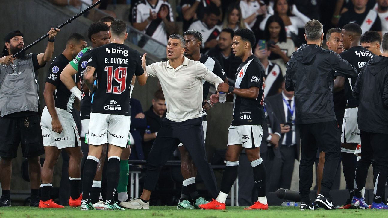 Pedro Emanuel responde se jogadores do Vasco tremeram no Maracanã